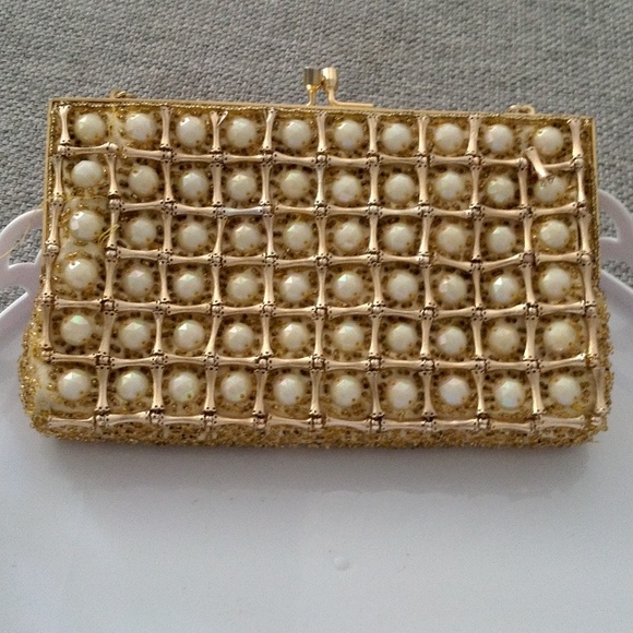 Cute hand bag 🛍️ - Picture 2 of 3